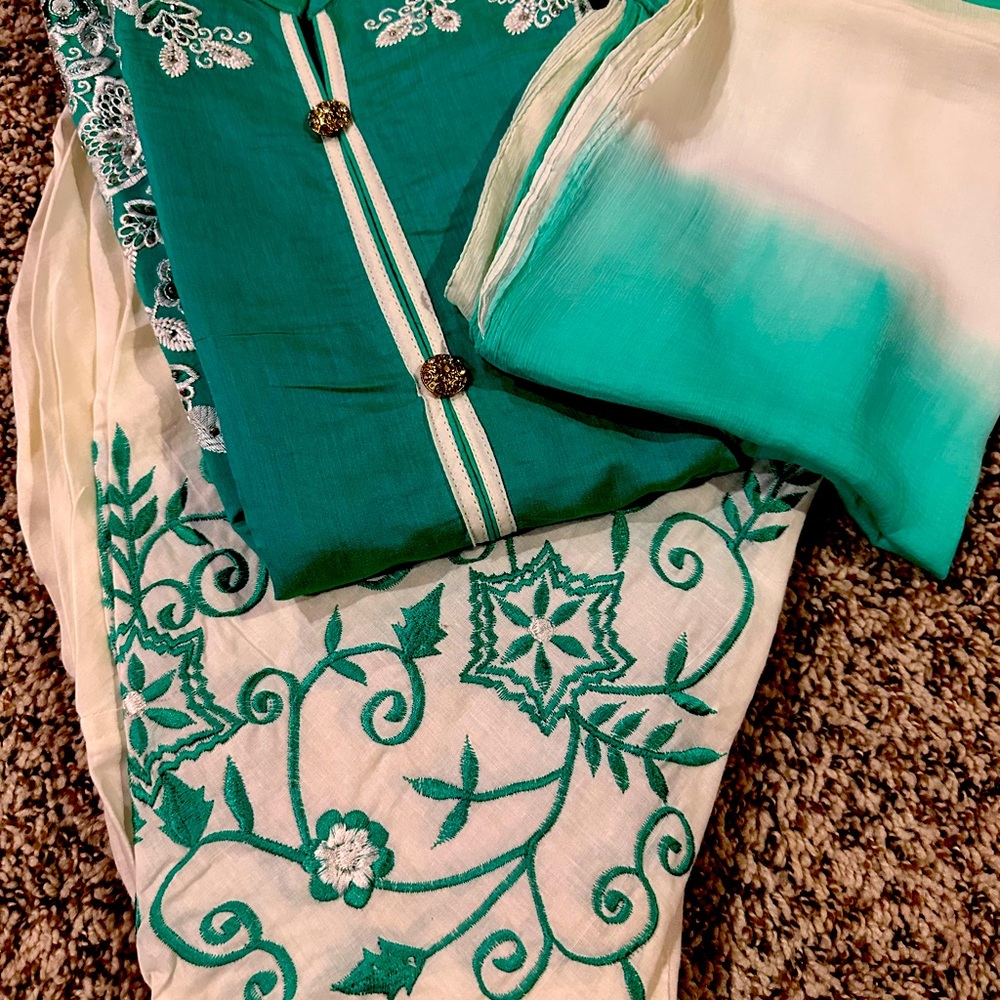 Indian little girls Green Patiala Salwar suit 4-6years